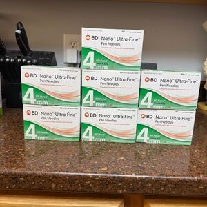 BD Nano Ultra fine pen needles 700 count = 7 boxes x 100